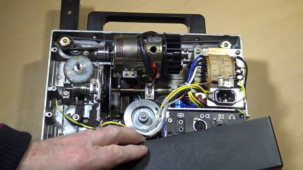 Chinon 5100 super 8m/m sound projector, Belt change