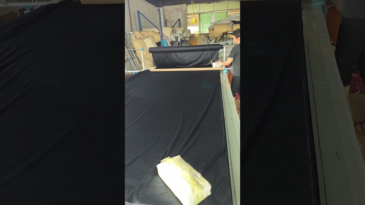 High-Efficiency Fabric Layering Cutting Technique!