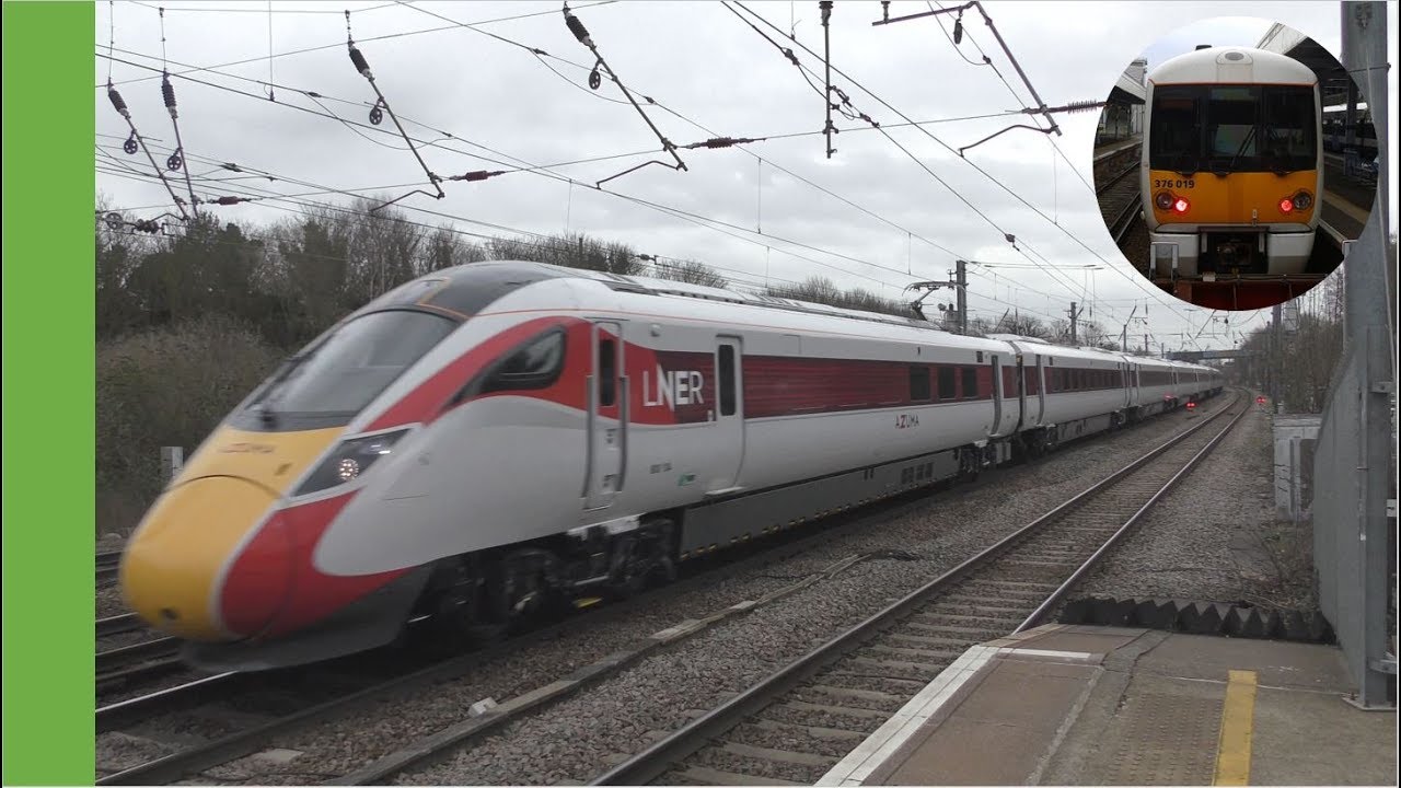 Trains at Hitchin