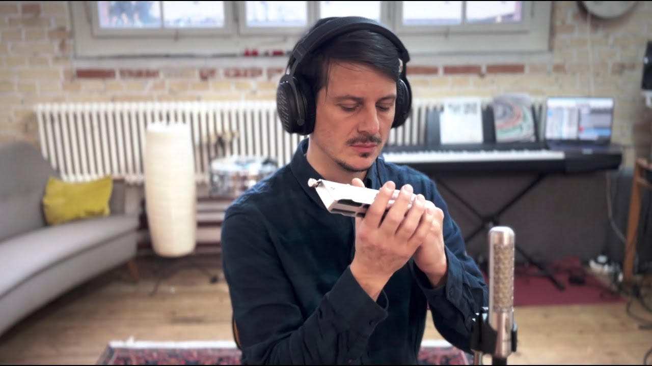 In a Sentimental Mood: Daniel Hildebrand plays Will's Make RC16 harmonica