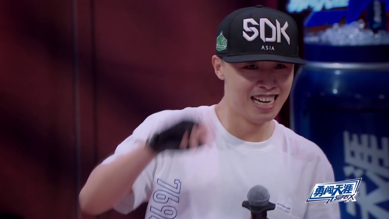 【纯享】决战50强！BingBing 锁舞 battle 文彰 震感舞【这！就是街舞S2】EP4 20190608