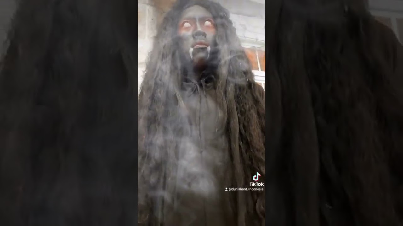 SOSOK GENDERUWO PENUNGGU RUMAH HANTU!!! BERANI COBA?? #