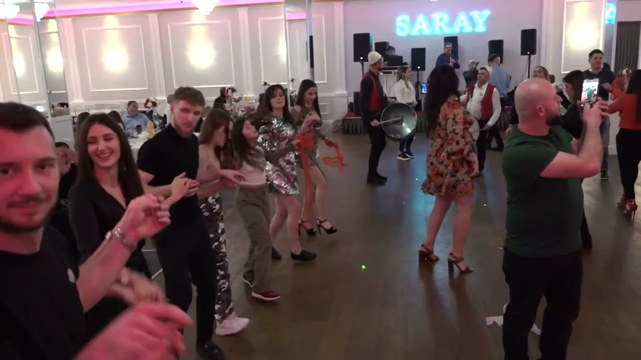 Arben Gjeloshi Kolazh kengesh me tupana