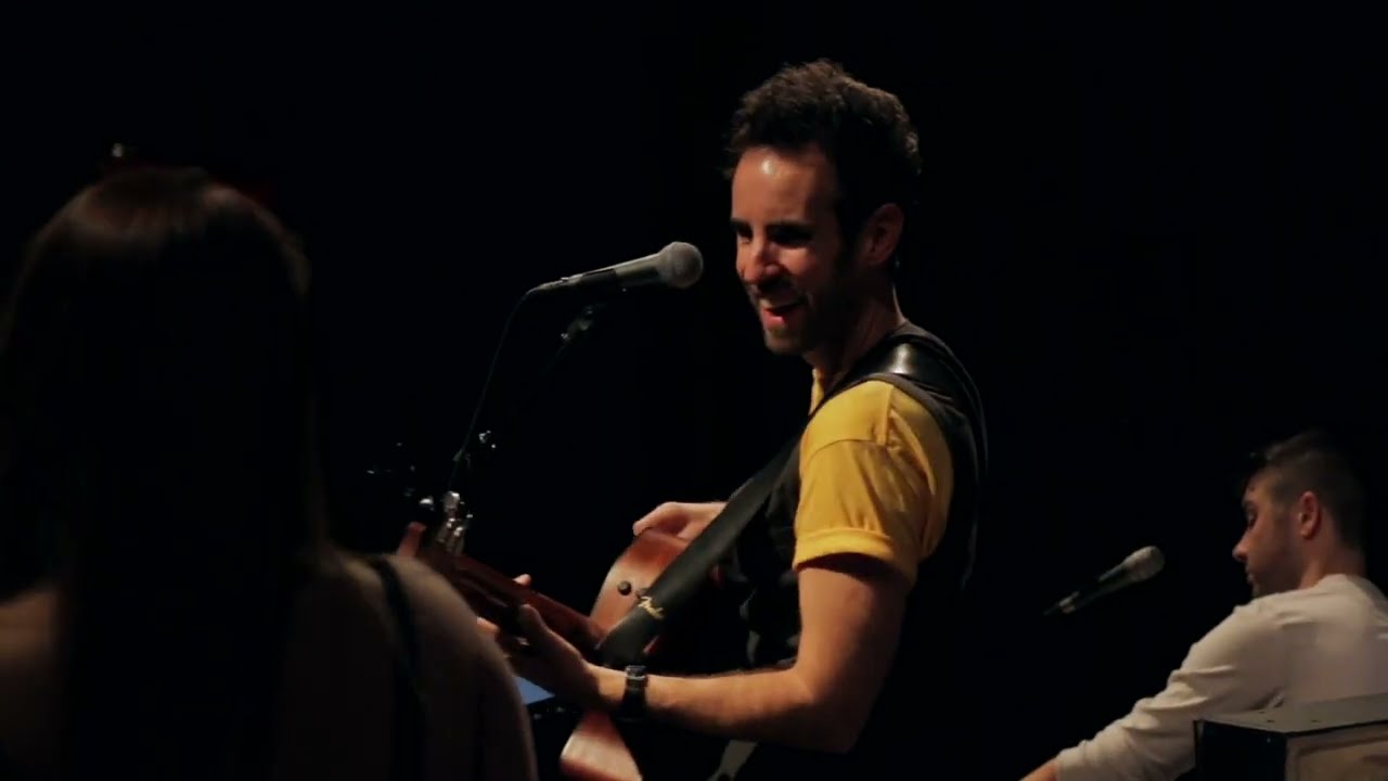 Mike Mentz - NAUGHTY GIRL (Beyoncé Cover - Live In Floyds Knobs)