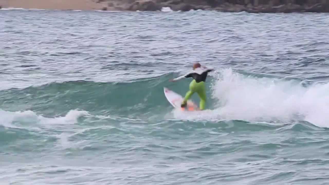 PABLO GUTIERREZ SURFING ORZAN