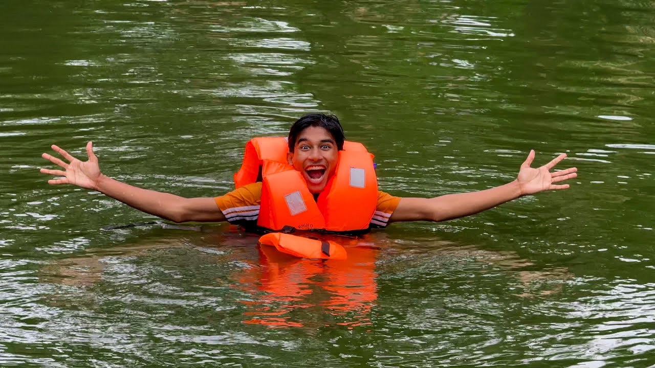 পুকুরে লাইফ জ্যাকেট পরে স্নান করলাম 😍
