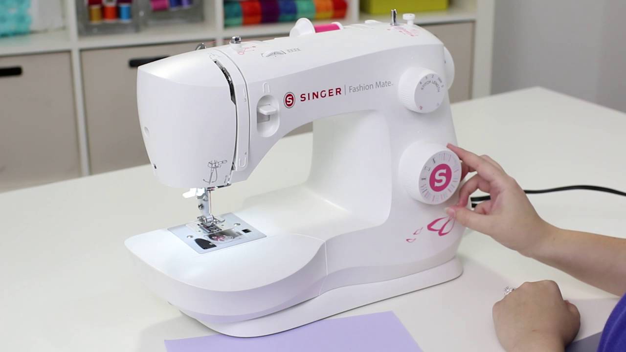 SINGER® FASHION MATE™ 3333 Sewing Machine - Selecting a Stitch
