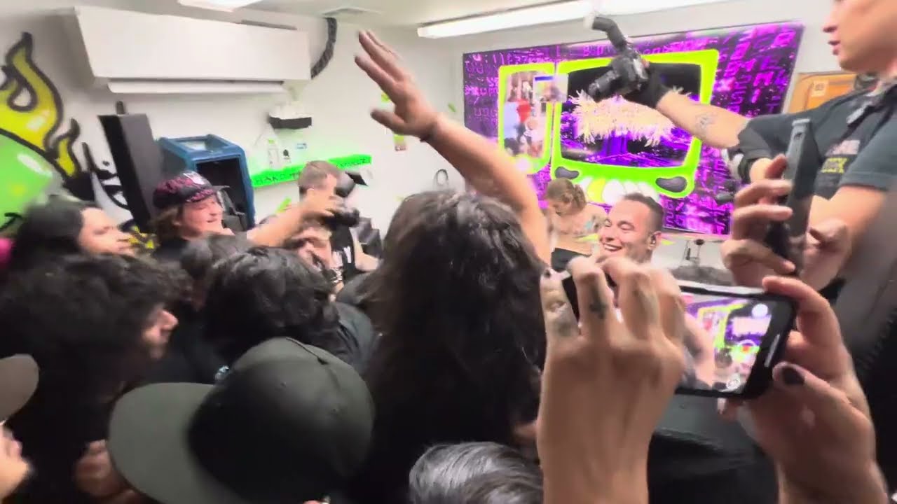 PeelingFlesh: ??? / Make A Move (Live @ Hazheart Store, 7/11/2025)