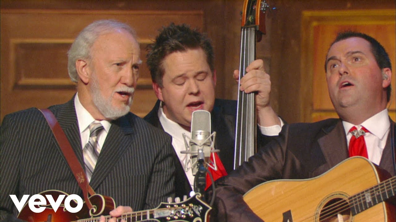 Bill & Gloria Gaither - Help Is On the Way [Live] ft. Doyle Lawson, Quicksilver