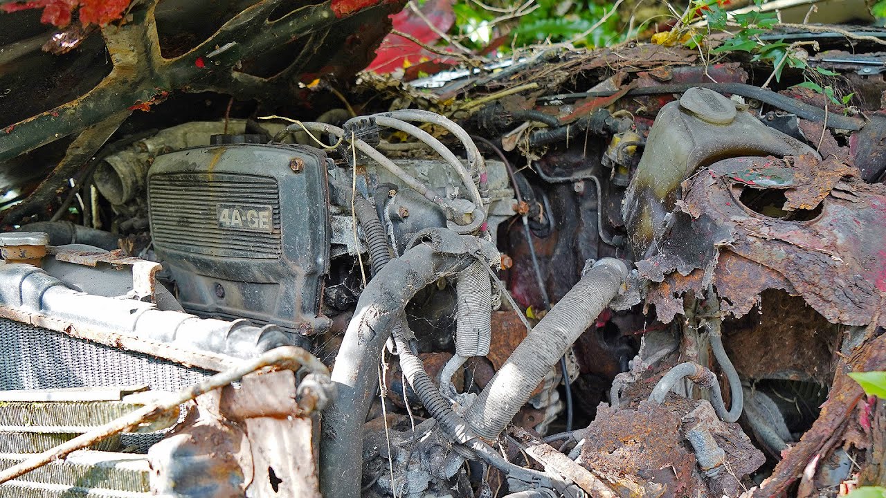 REAL AE86 CAROLLA GRAVEYARD! - THE FATE OF ILLEGAL STREET DRIFTING IN JAPAN!