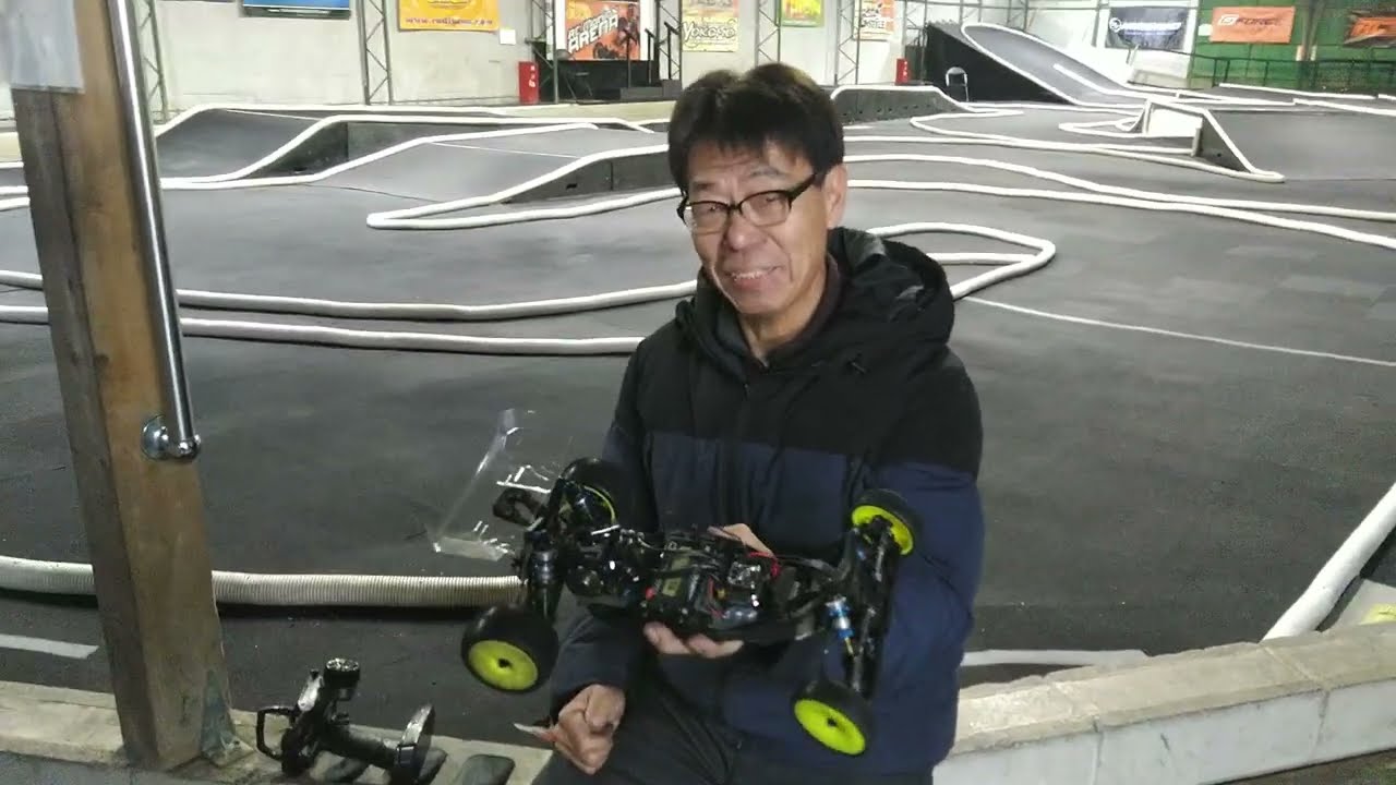 マニアリ、東野さんのRC10-B7のシェイクダウン～！！