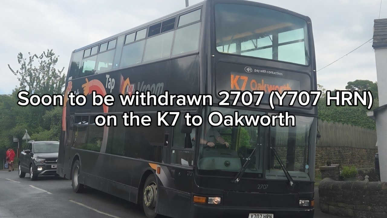 Keighley Bus Company Volvo B7TL Plaxton President 2707 [Y707 HRN] on the K7 to Oakworth