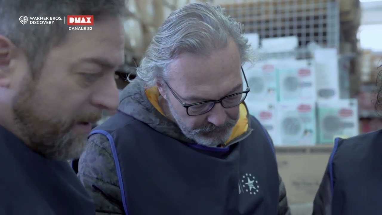 I NAS di Roma sono pronti a intervenire in un ingrosso di casalinghi: c'è della merce sospetta