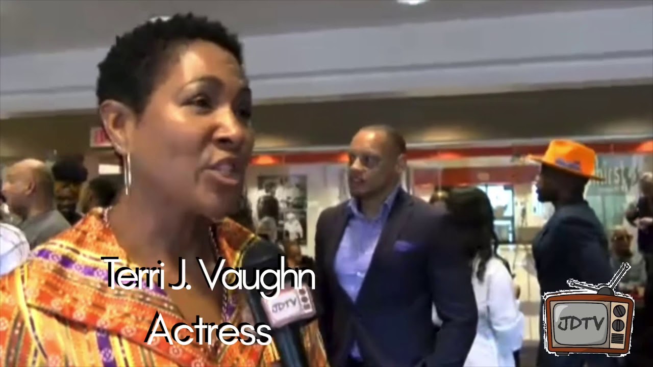 Terri J. Vaughn can&rsquo;t keep her hands to herself!
