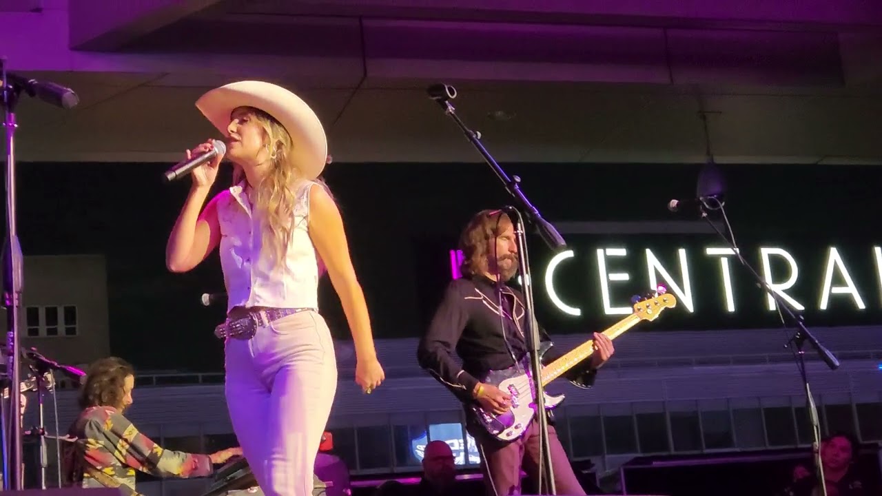 Lainey Wilson performing her title track Whirlwind (live) on the rooftop of the Grammy Museum