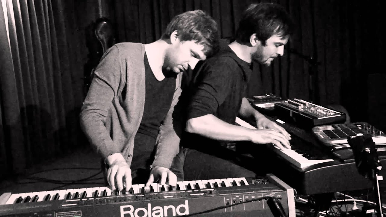 Ólafur Arnalds & Nils Frahm - Improvisation in Berlin 2011