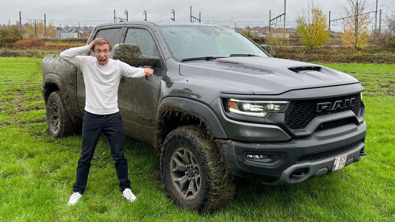 J'envoie un DODGE RAM TRX dans un champs (Mode BAJA) !