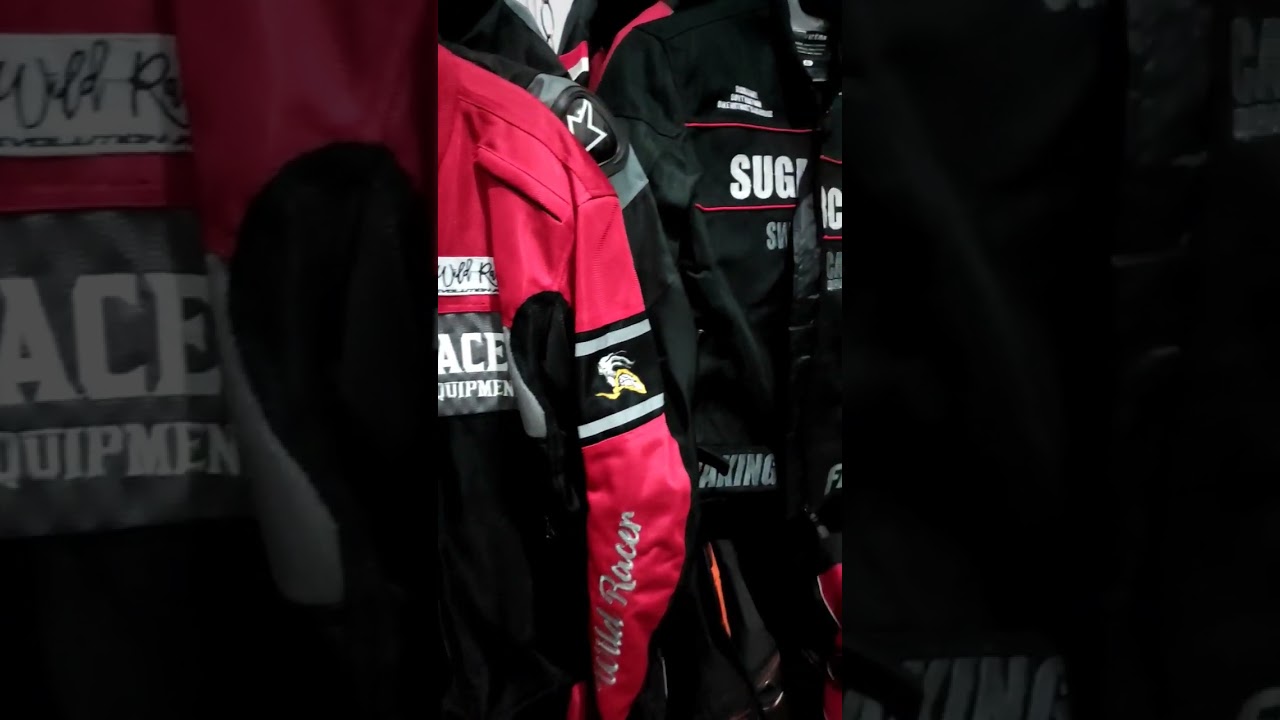 Jaket touring motor bahan full mesh dilengkapi protektor cocok untuk bikers suka touring.