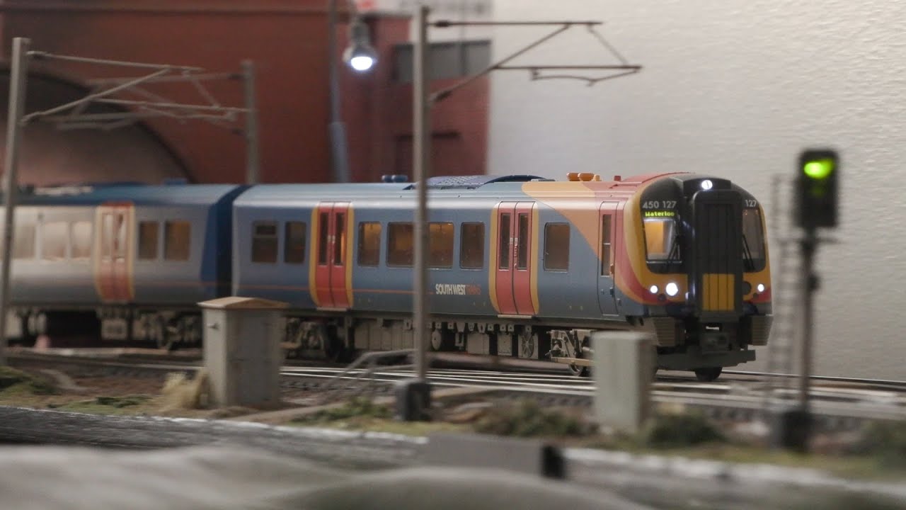 Bachmann South West Trains Class 450 Running Session | Deepdene Model Railway