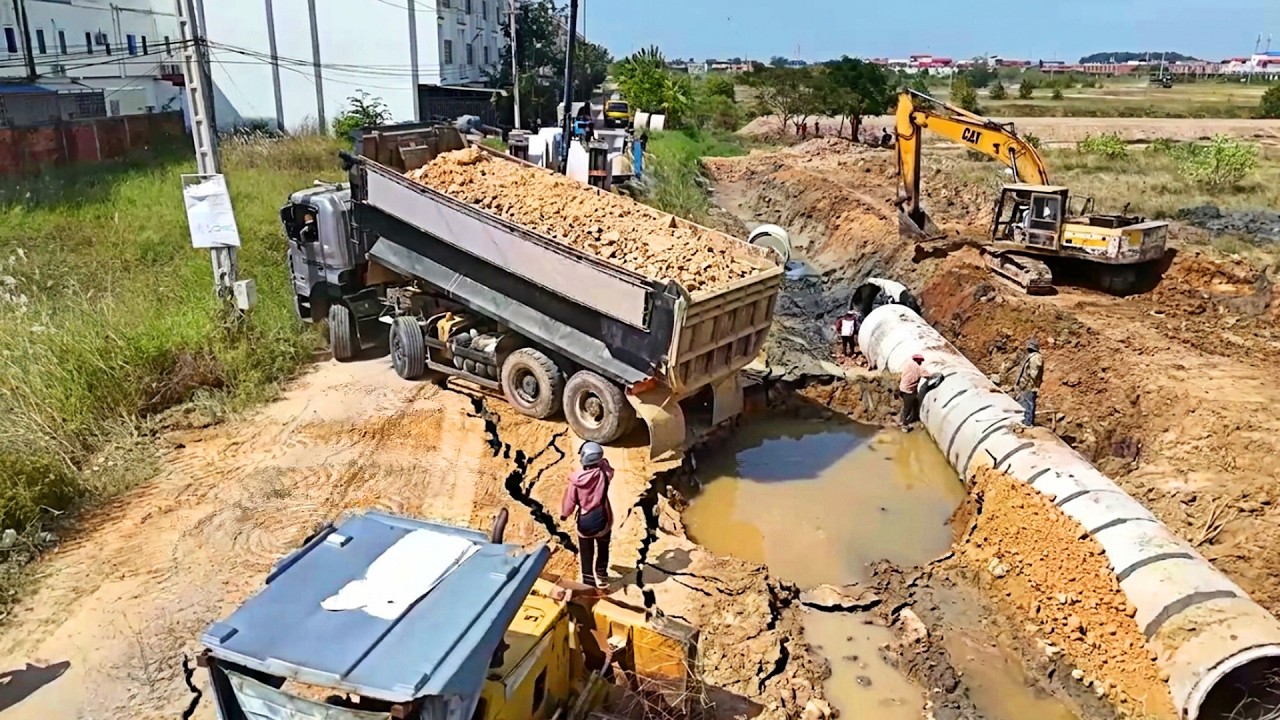 OHH! Incredible Landfill project! Be Mindful Using Dozer Pushing & Dump Truck Unloading,
