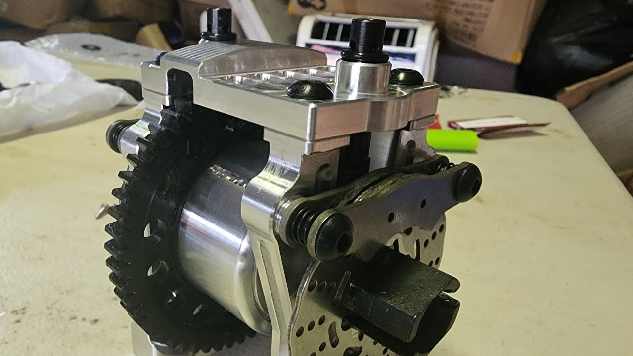 TAYLOR RC LOSI 5IVE-T 2.O BUILD MODIFIED RC CENTRE DIFF MOUNT TLR BRAKES PART 3