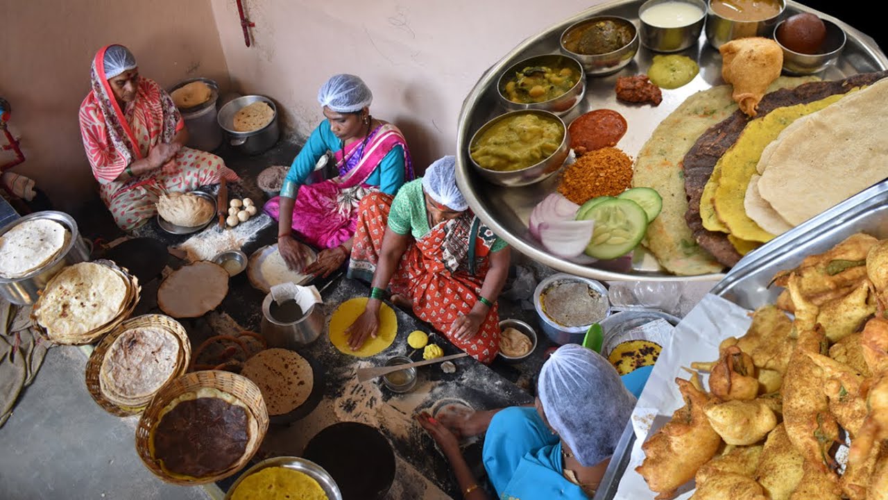 Hardworking Ladies Prepare Variety North Karnataka Roti's | Unlimited Veg Thali | Street Food India