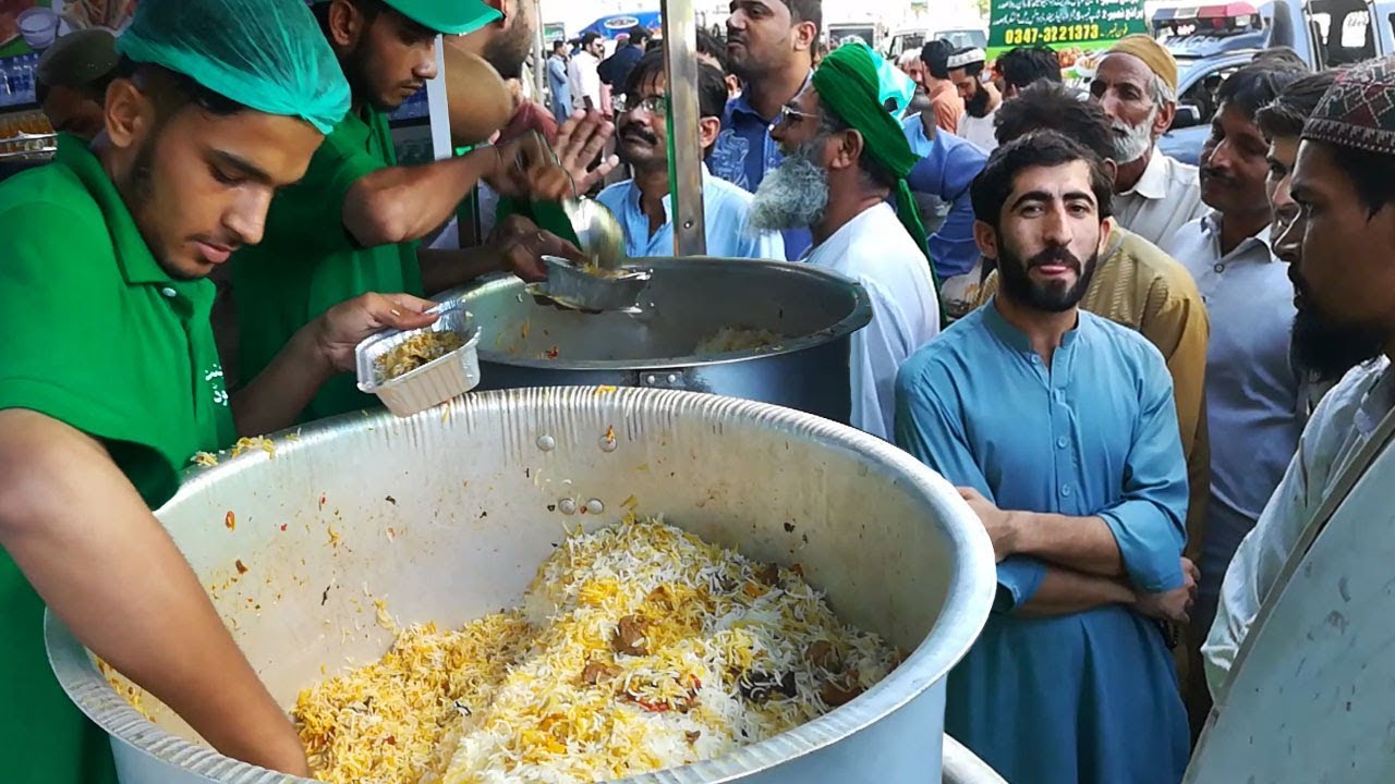 Al-Jannat Biryani | Free Chicken Biryani for Biryani Lovers | Street Food Sadar Mobile Market