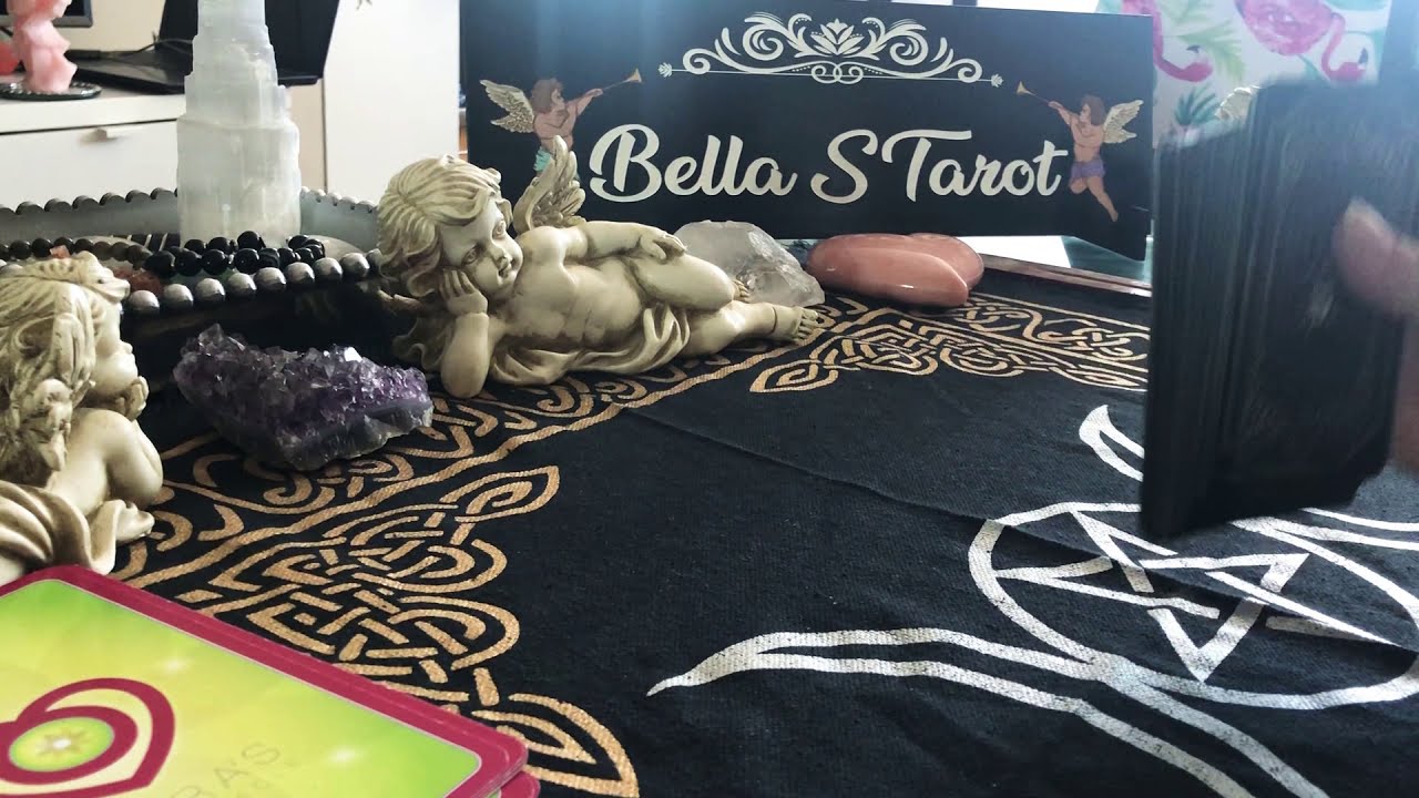 Ce este între EL și CEALALTĂ persoana?