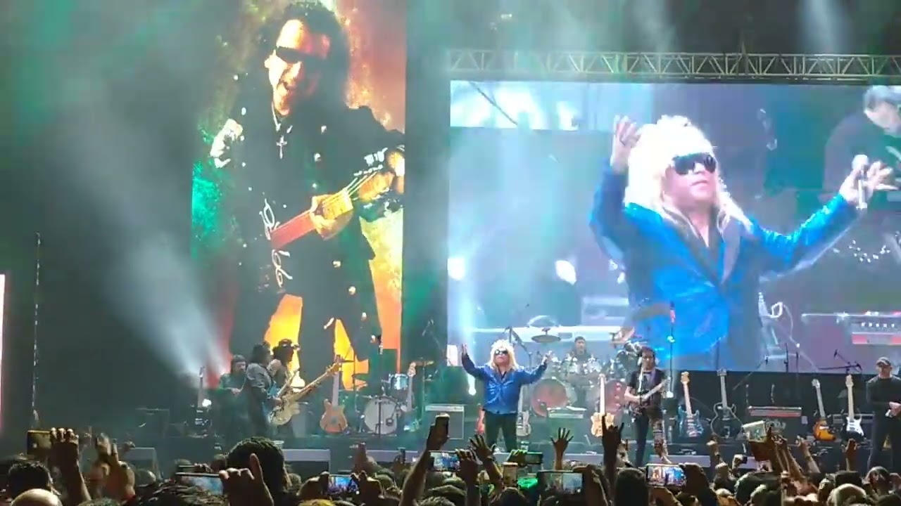 Tu Mamá no me quiere el Tri y Charly Montaña 
