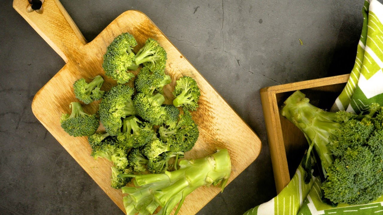 How to Steam Broccoli Without a Steamer