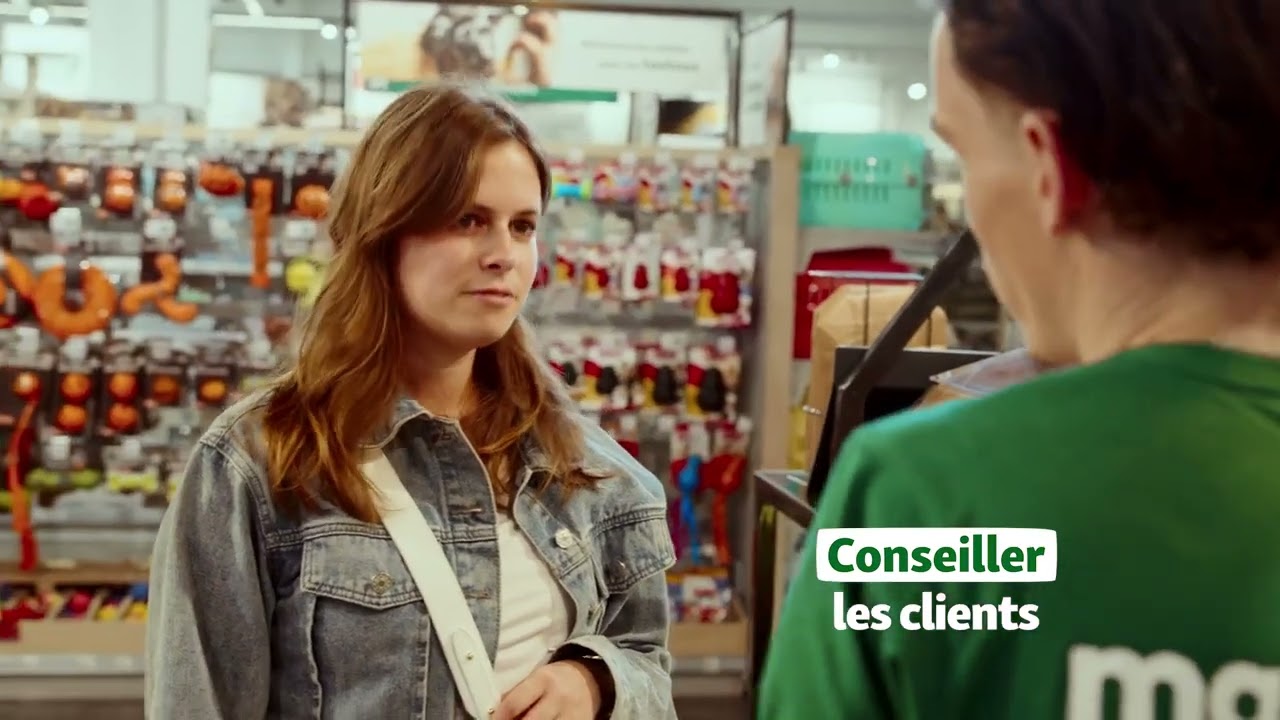 Découvrez le métier de Vendeur(euse) Conseil chez Maxi Zoo