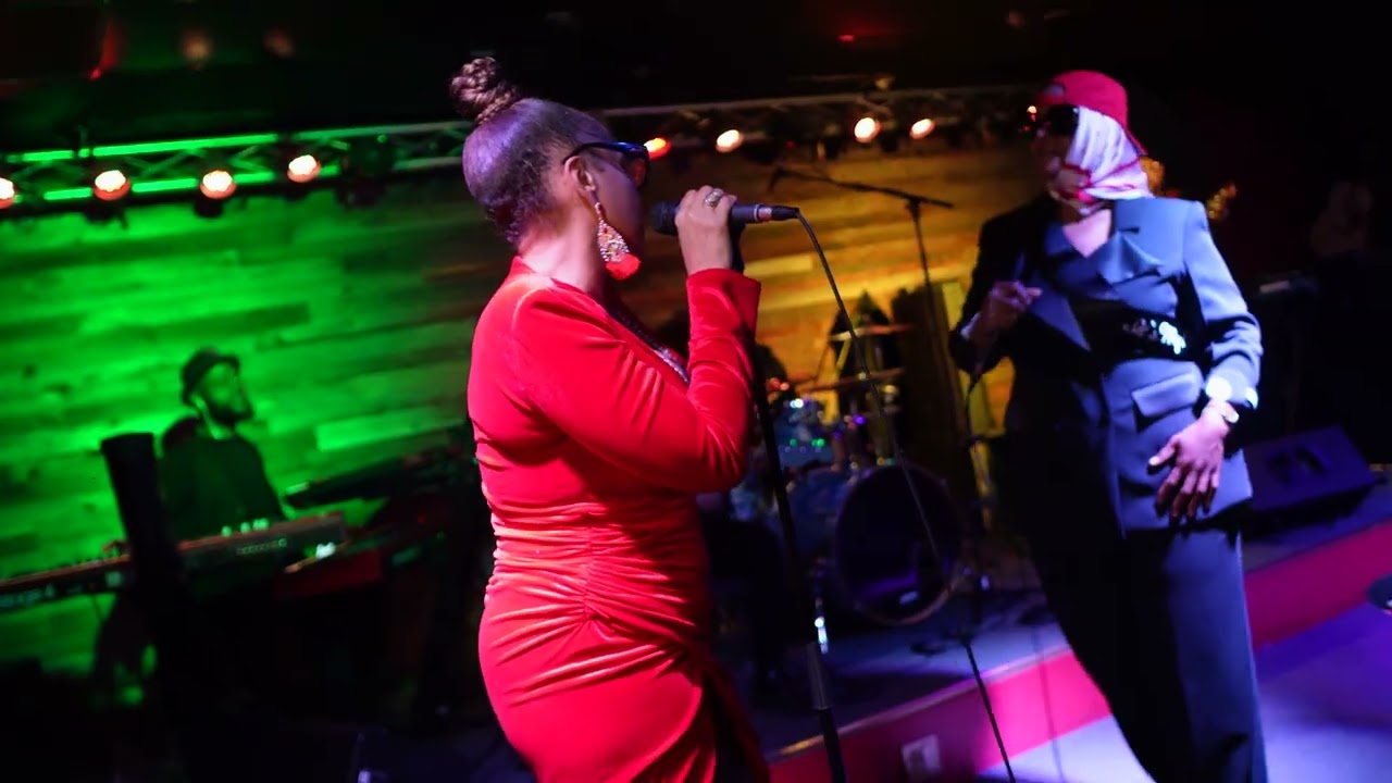  Don’t You Know ThatPerformed by: Robia and Sylvia