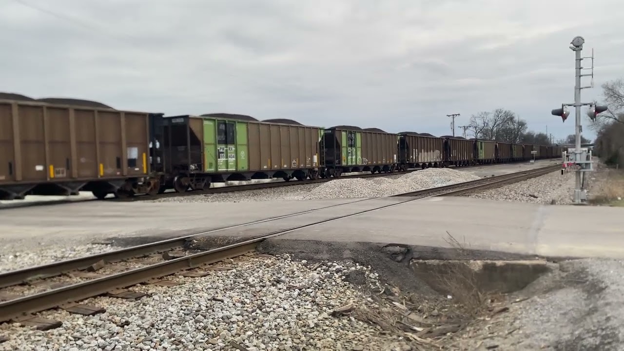 CSX C040 with CSX 12 Trailing moves slowly