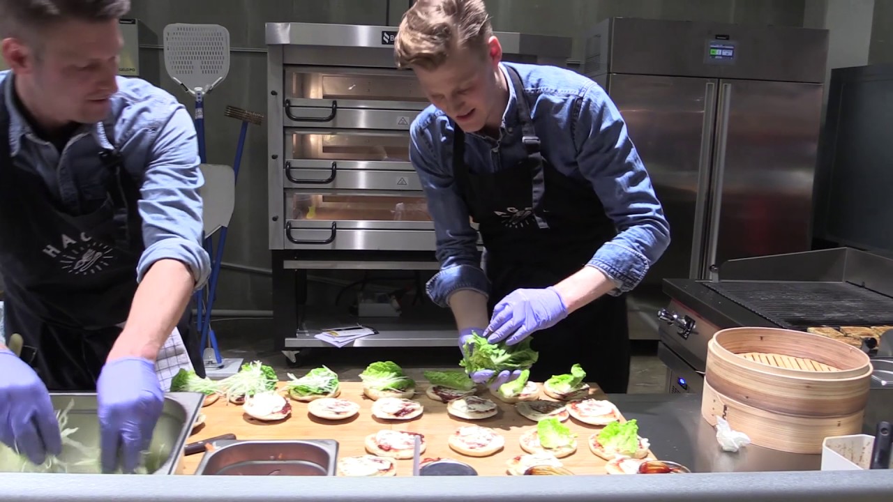 Semifinalen i NM i burger 2017 - Richard Nystad, Kokk fra hagen og Cecilie Lill Lorentzen, BurgerMan