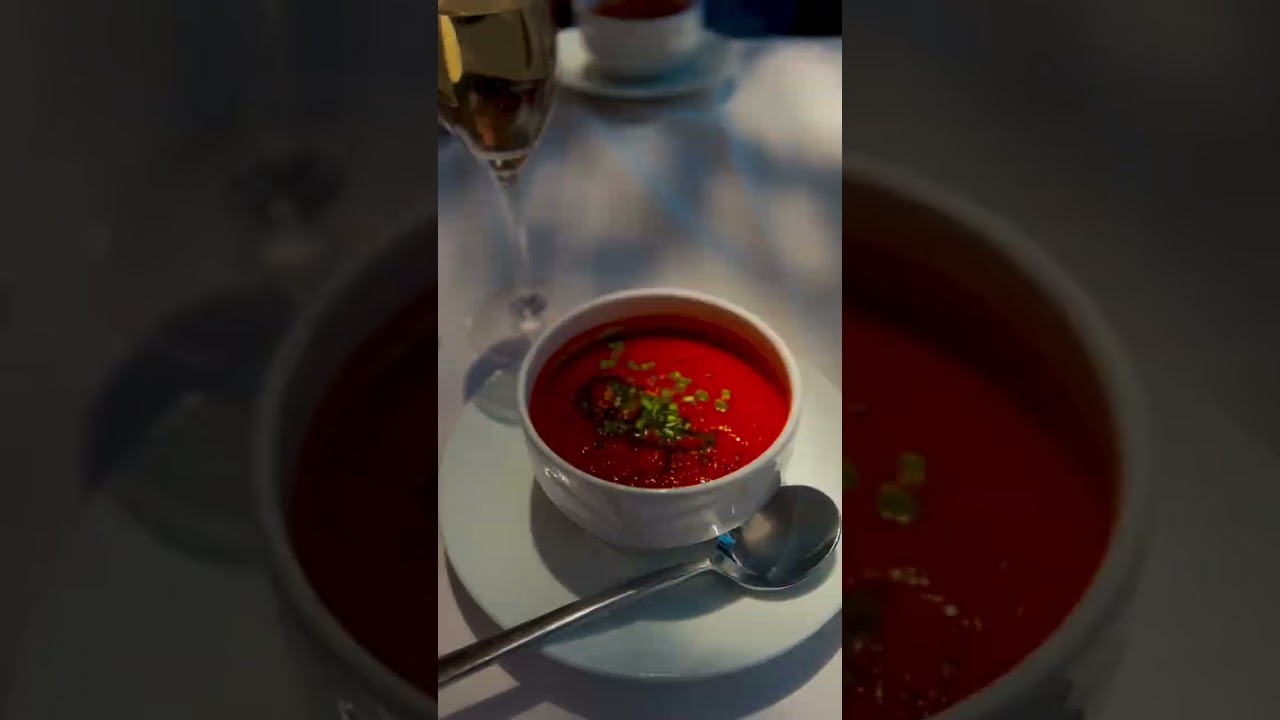 Your next luxurious lunch escape awaits aboard our Vista Dome Experience🥂