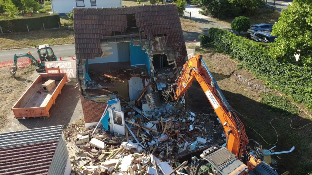 VOLLEDIGE AFBRAAK VAN EEN WONING!