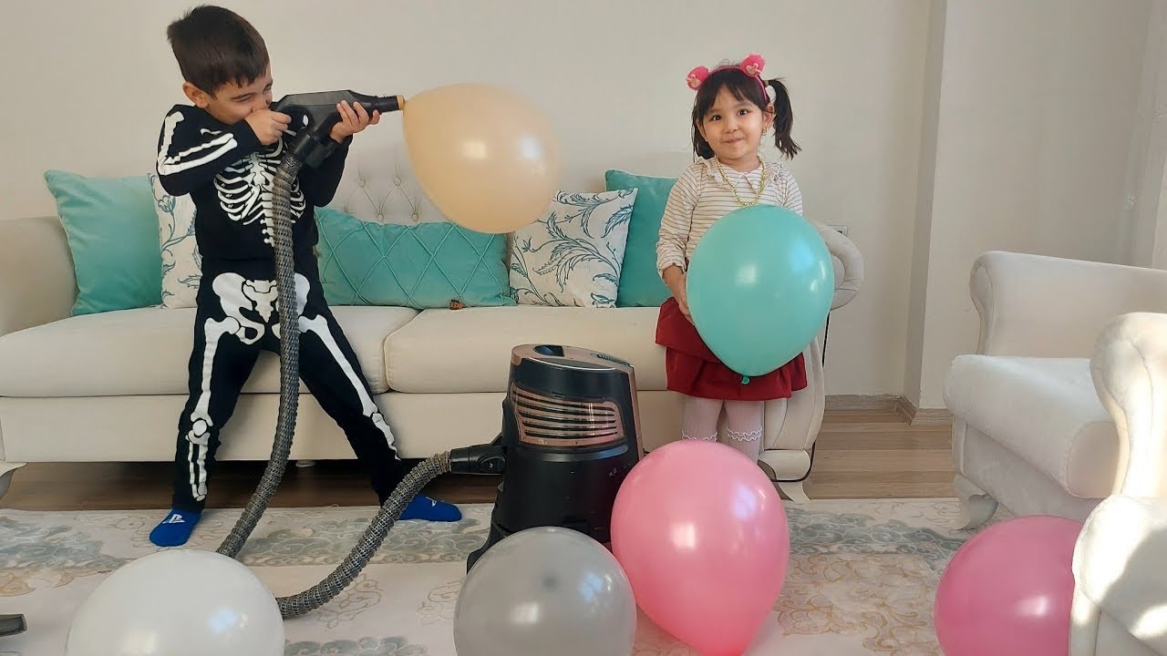 Süpürge videoları - Süpürge ile balon şisirdik - Balon videoları - Aybüke ve Hüseyin Eren 