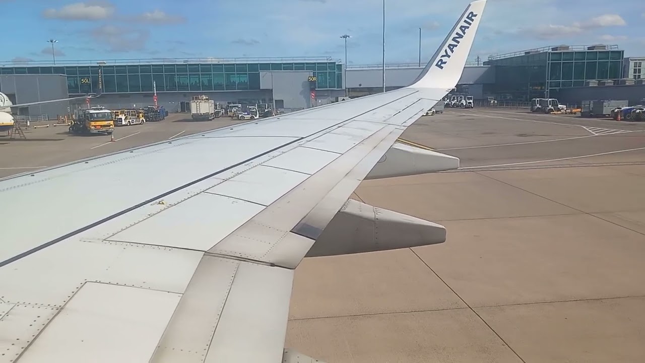 Ryanair Boeing 737-800 (EI-EGC) Pushback & Takeoff at London Stansted Airport | 17.09.24.