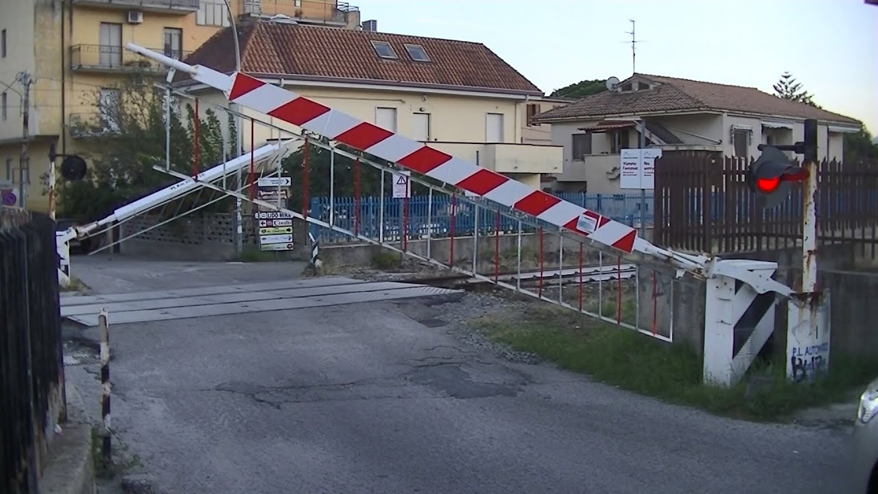 Spoorwegovergang Montepaone Lido (I) // Railroad crossing // Passaggio a livello