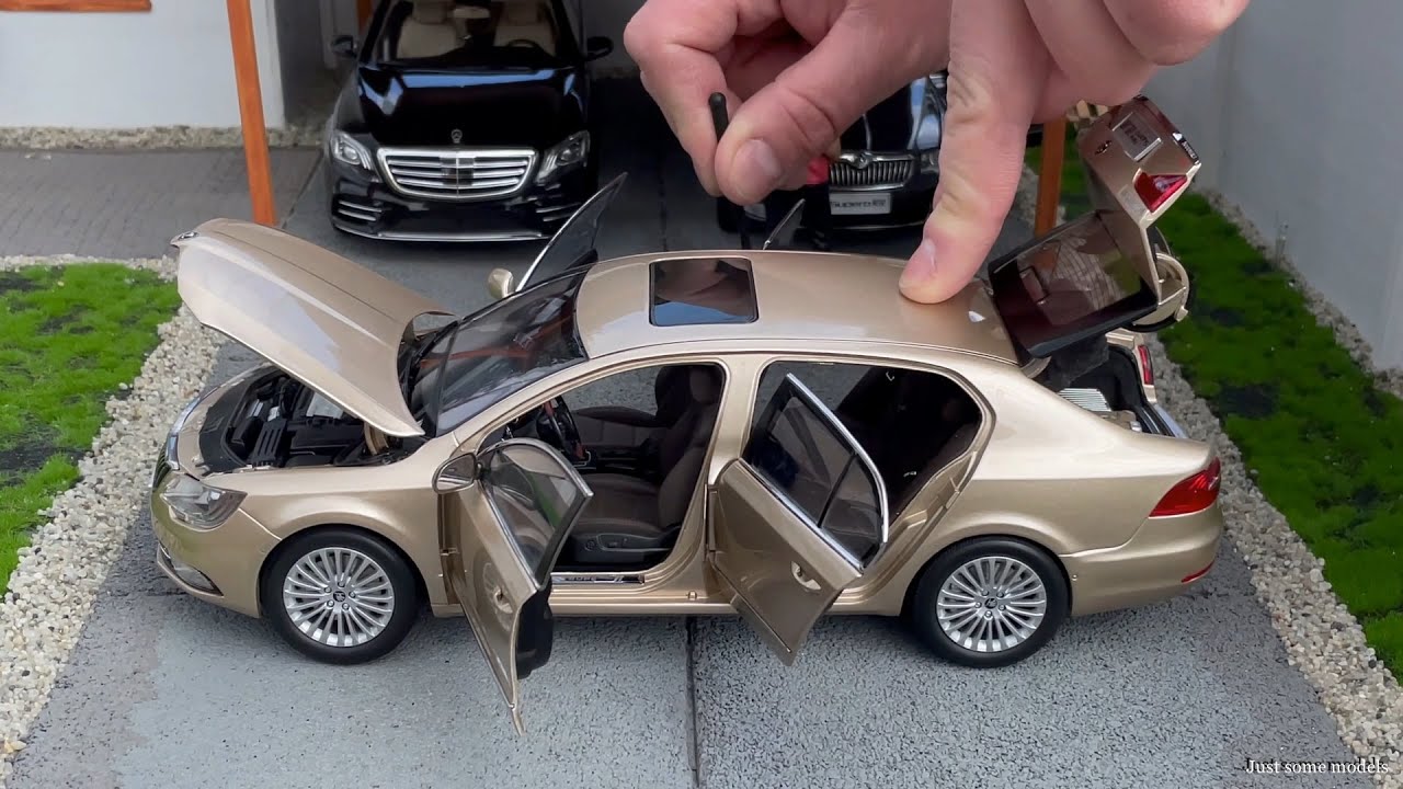 1:18 Skoda Superb II B6 facelift (3T) TSI 2013 - Paudi [Unboxing]