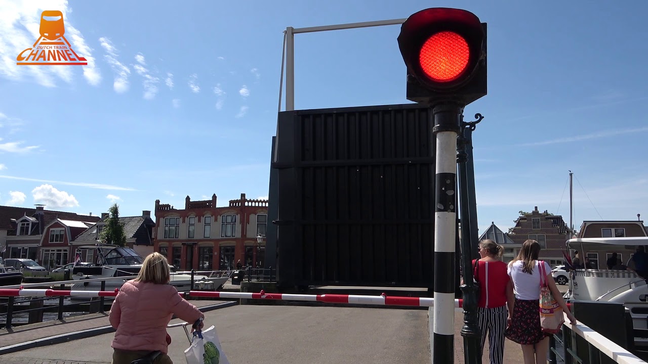DUTCH BRIDGE OPENS - Lemmer - Flevobrug