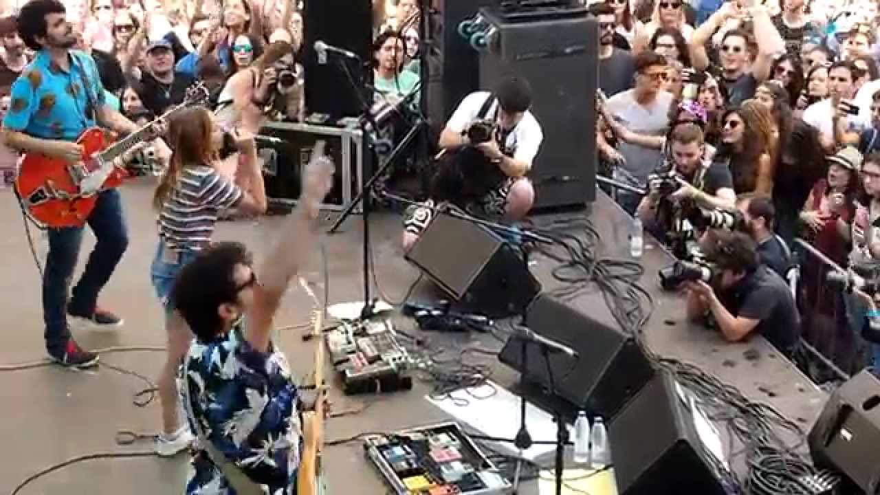 Zahara - Aloha Carmouna - Que no _ Sonorama 2015 - Plaza del trigo