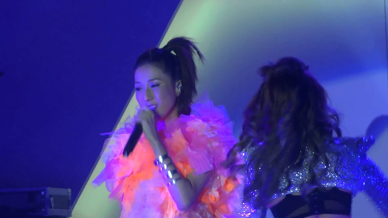鍾嘉欣 Linda Chung LOVE LOVE LOVE 首個演唱會 @ Love Love Love