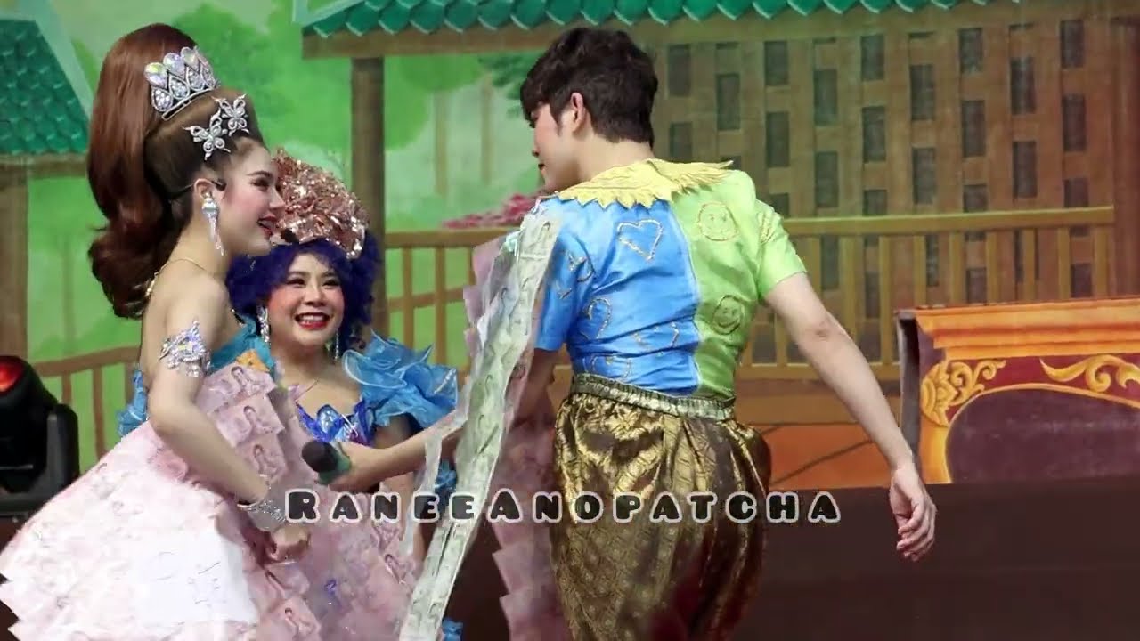 เมื่อศรรามรับรางวัล พี่เต๋าก็ขอทำหน้าที่แทน😆 ทำซะน้องปอยเขิน ต้องวิ่งไปกอดพี่บาสเลย😜น่ารัก