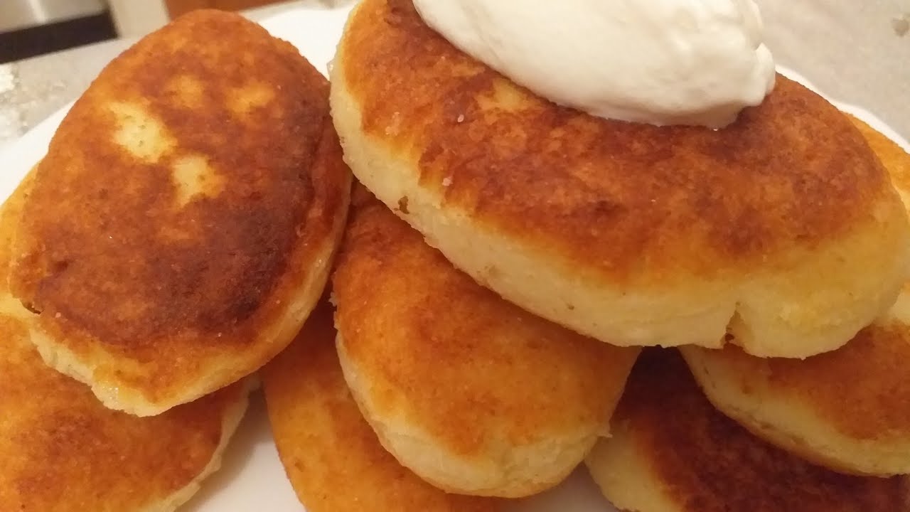 Мчади (Чурек ) , грузинские кукурузные лепешки с сыром .