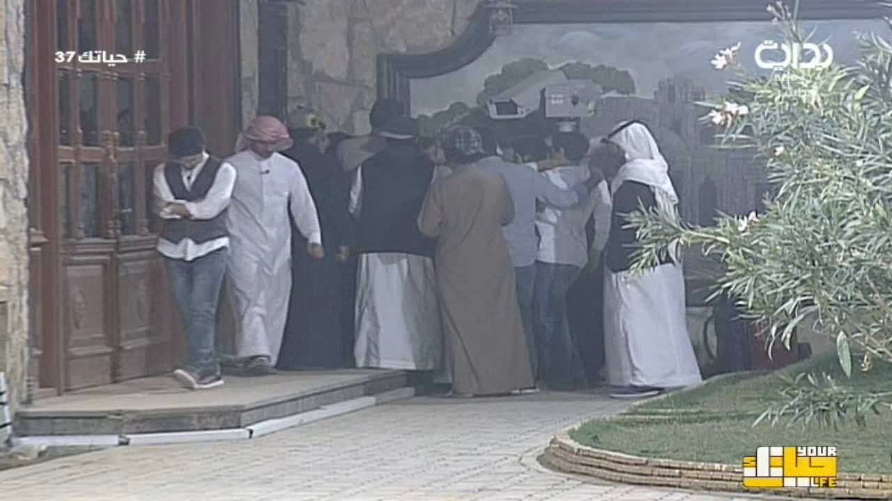 إجتماع الشباب مع إسماعيل النصار بعد قرار خروجه أمام بوابة الإعداد | #حياتك37