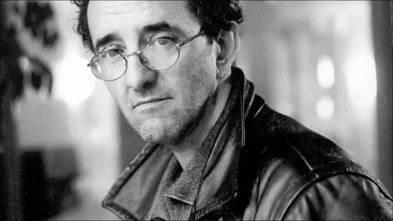 Sucio, mal vestido  - Poema de Roberto Bolaño