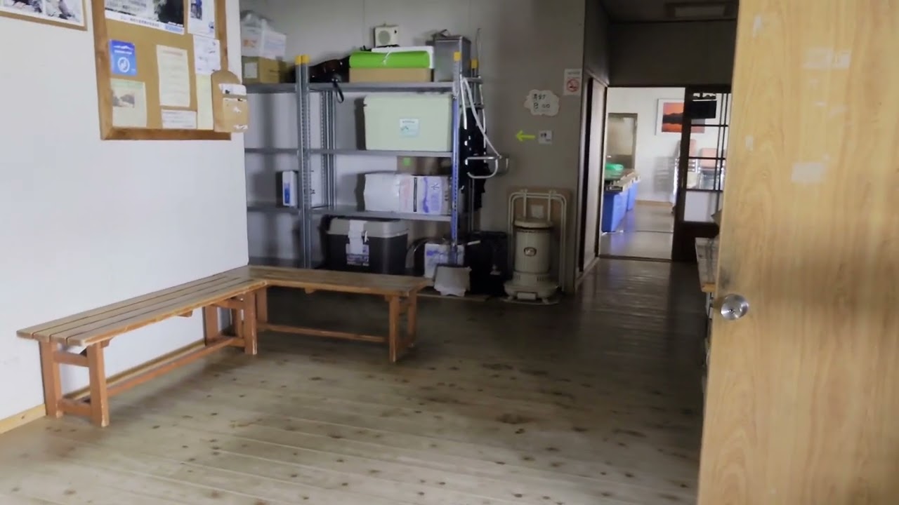 剣御前小屋 内観