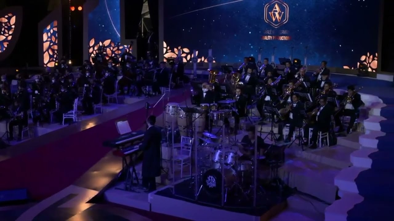Ruvi Banet & Freilach Band - Intro