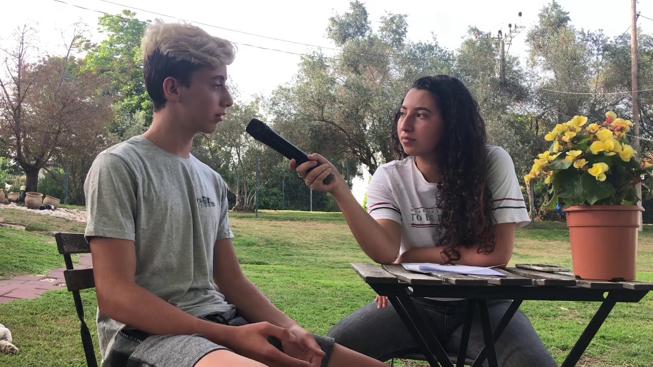 עבודה בארון הספרים חיזו בטטה